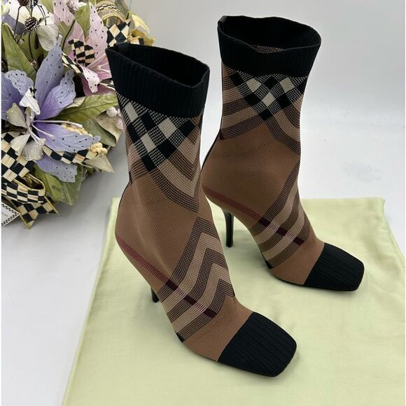 Women’s Burberry check knit and leather sock boots size 36.5 made in  Italy - Picture 1 of 8